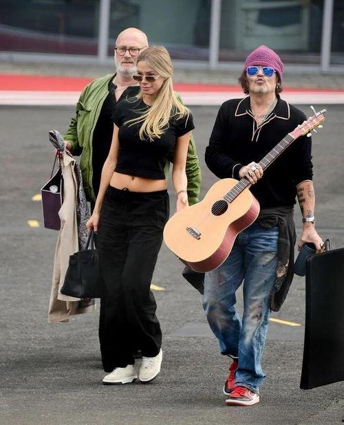 女友最新爆料德普,女友爆料细节，揭秘神秘新欢身份